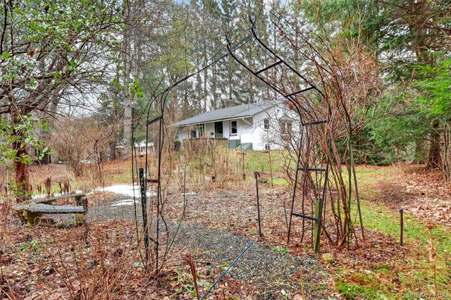 17 Townsend Boulevard, Pawling, NY 12564