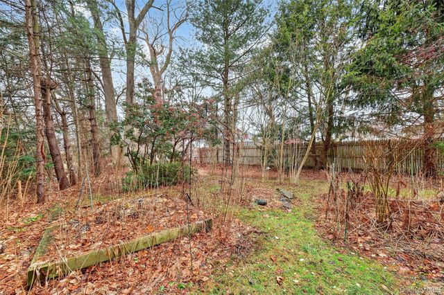 17 Townsend Boulevard, Pawling, NY 12564