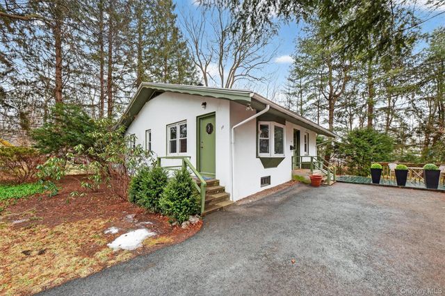 17 Townsend Boulevard, Pawling, NY 12564