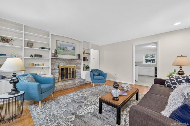 17 Townsend Boulevard, Pawling, NY 12564