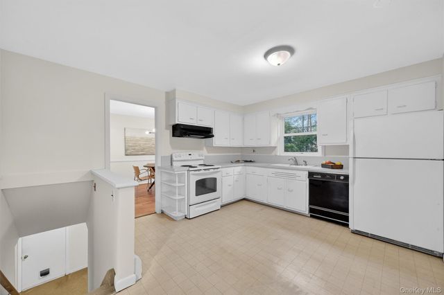 17 Townsend Boulevard, Pawling, NY 12564