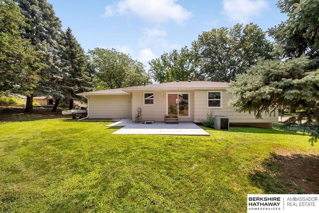 4201 Bel-Ridge Drive, Lincoln, NE 68521