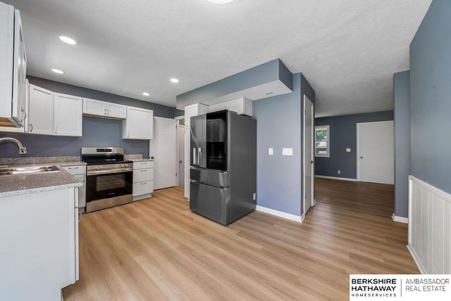 4201 Bel-Ridge Drive, Lincoln, NE 68521