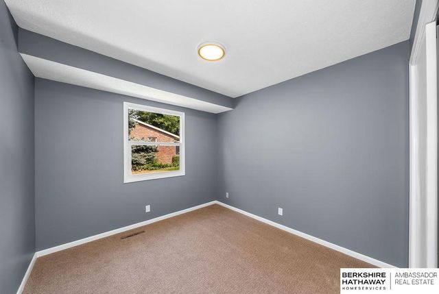 4201 Bel-Ridge Drive, Lincoln, NE 68521