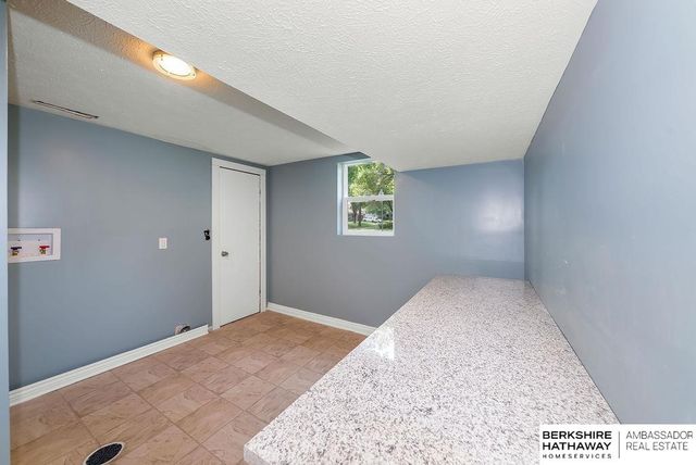 4201 Bel-Ridge Drive, Lincoln, NE 68521