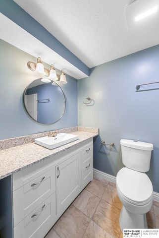 4201 Bel-Ridge Drive, Lincoln, NE 68521