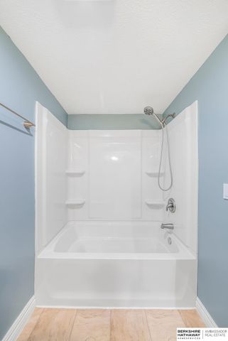 4201 Bel-Ridge Drive, Lincoln, NE 68521