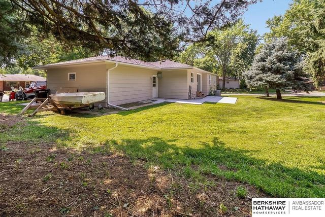 4201 Bel-Ridge Drive, Lincoln, NE 68521