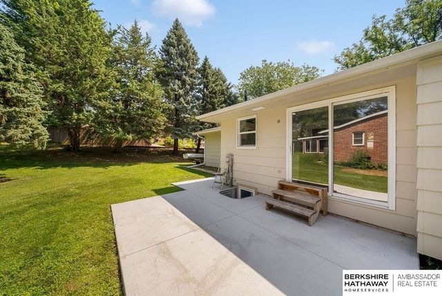 4201 Bel-Ridge Drive, Lincoln, NE 68521