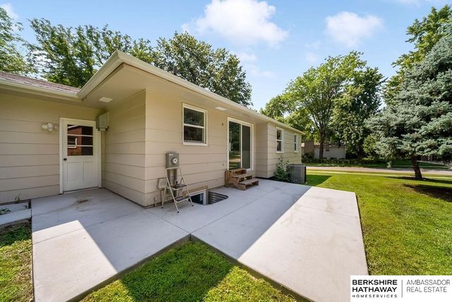 4201 Bel-Ridge Drive, Lincoln, NE 68521
