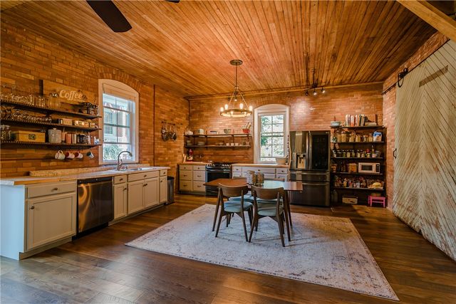 18 Clearview Avenue, Parma, NY 14468