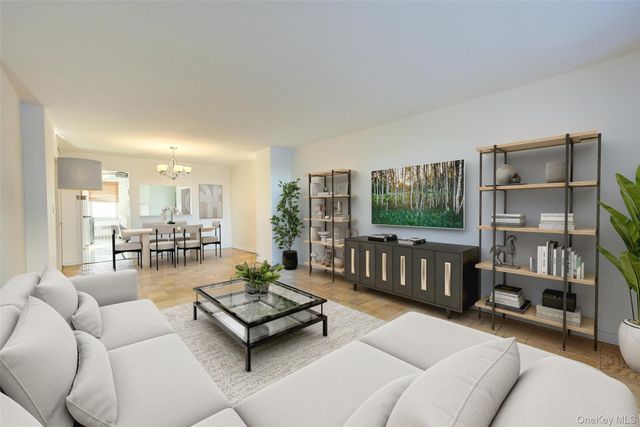 70-25 Yellowstone Boulevard 7M, Forest Hills, NY 11375