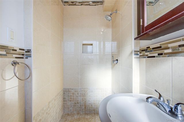 70-25 Yellowstone Boulevard 7M, Forest Hills, NY 11375