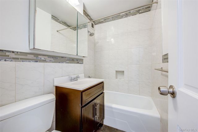 70-25 Yellowstone Boulevard 7M, Forest Hills, NY 11375