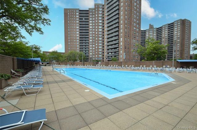 70-25 Yellowstone Boulevard 7M, Forest Hills, NY 11375