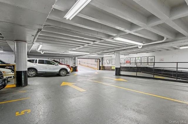 70-25 Yellowstone Boulevard 7M, Forest Hills, NY 11375