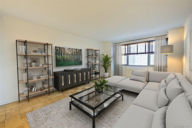 70-25 Yellowstone Boulevard 7M, Forest Hills, NY 11375