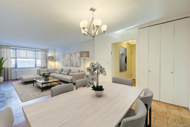 70-25 Yellowstone Boulevard 7M, Forest Hills, NY 11375