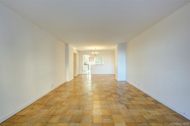 70-25 Yellowstone Boulevard 7M, Forest Hills, NY 11375