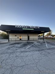 432 S Sheridan Road, Tulsa, OK 74112