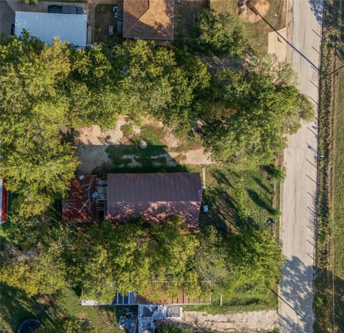 713 S Banks Street, Caldwell, TX 77836