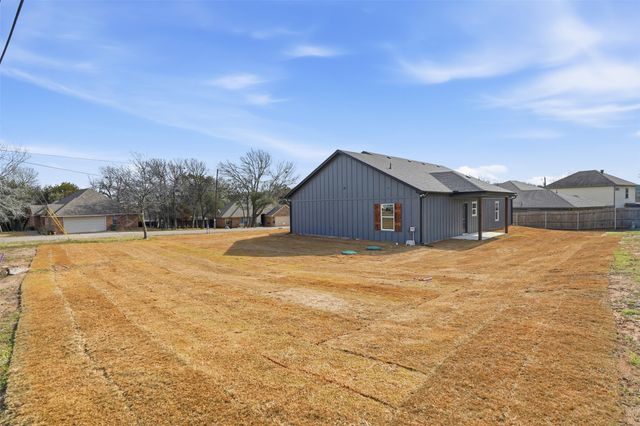 4300 Lucero Drive, Granbury, TX 76048
