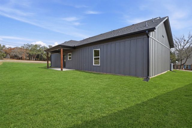 4300 Lucero Drive, Granbury, TX 76048