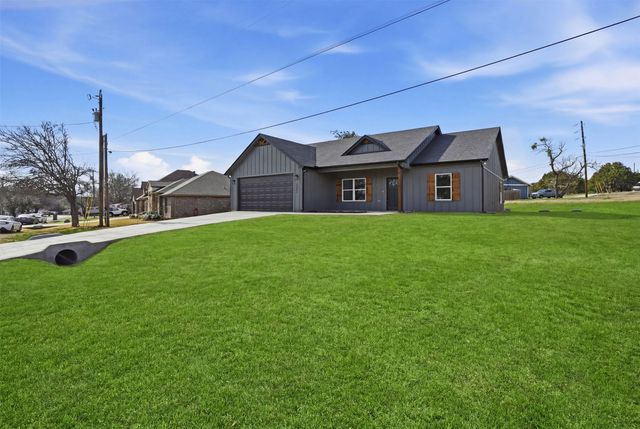 4300 Lucero Drive, Granbury, TX 76048