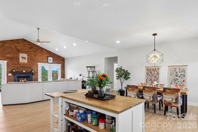 68 Simply Grateful Drive, Hendersonville, NC 28792