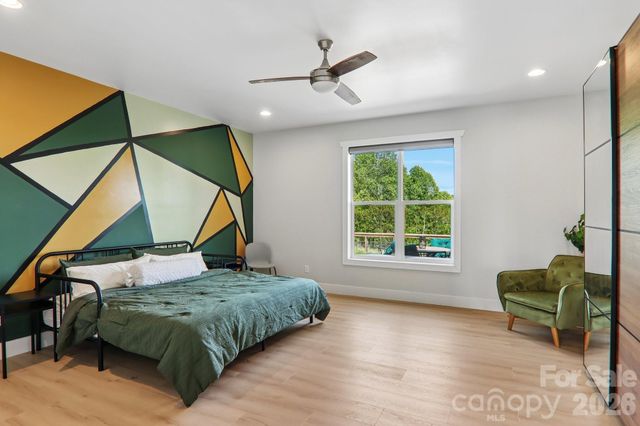 68 Simply Grateful Drive, Hendersonville, NC 28792