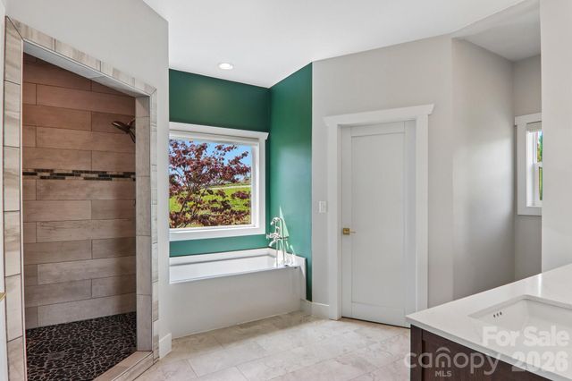 68 Simply Grateful Drive, Hendersonville, NC 28792