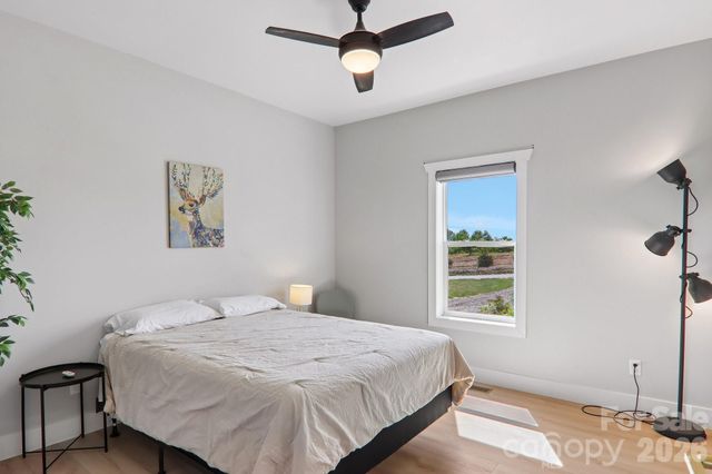 68 Simply Grateful Drive, Hendersonville, NC 28792