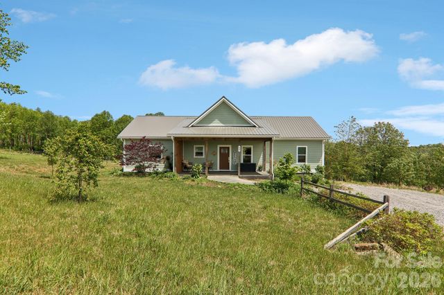 68 Simply Grateful Drive, Hendersonville, NC 28792
