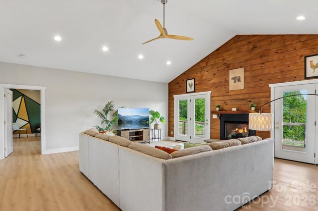 68 Simply Grateful Drive, Hendersonville, NC 28792
