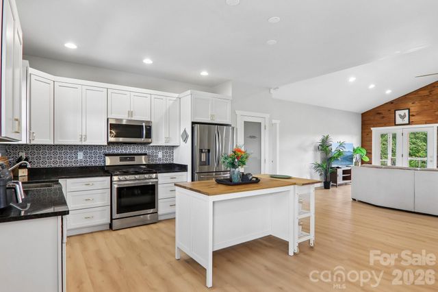 68 Simply Grateful Drive, Hendersonville, NC 28792