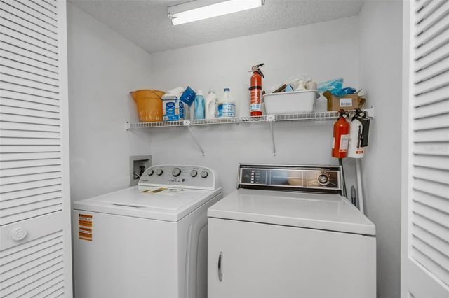 2208 FLETCHERS POINT CIRCLE, Tampa, FL 33613