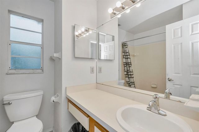 2208 FLETCHERS POINT CIRCLE, Tampa, FL 33613