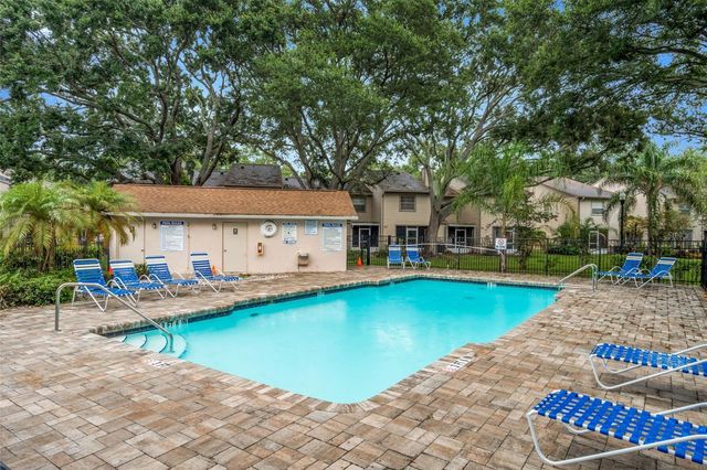 2208 FLETCHERS POINT CIRCLE, Tampa, FL 33613