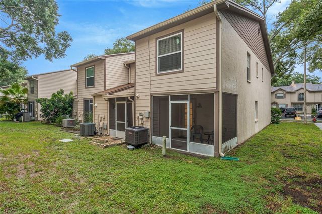 2208 FLETCHERS POINT CIRCLE, Tampa, FL 33613