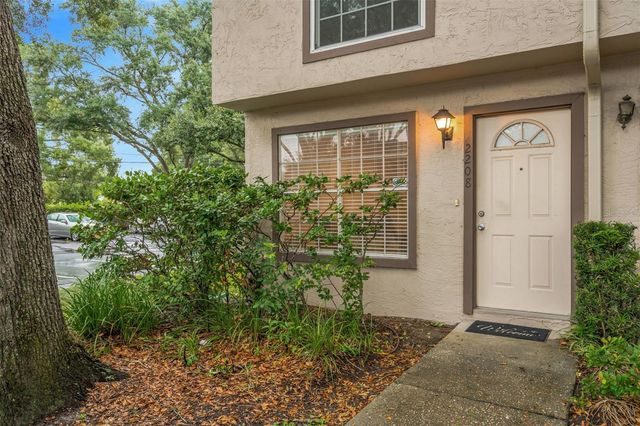 2208 FLETCHERS POINT CIRCLE, Tampa, FL 33613
