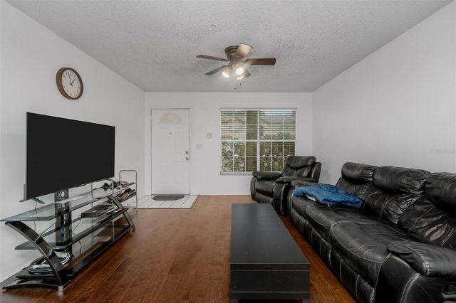 2208 FLETCHERS POINT CIRCLE, Tampa, FL 33613