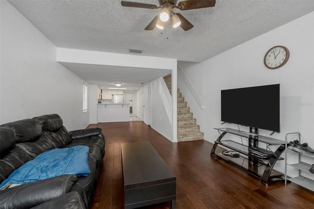 2208 FLETCHERS POINT CIRCLE, Tampa, FL 33613
