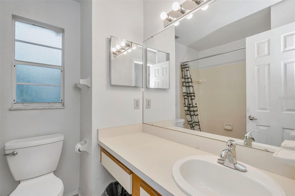 Image 22 of property listing at 2208 FLETCHERS POINT CIRCLE, Tampa, FL 33613