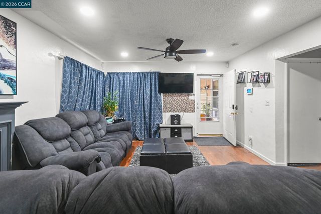 1954 N 6Th St, Concord, CA 94519