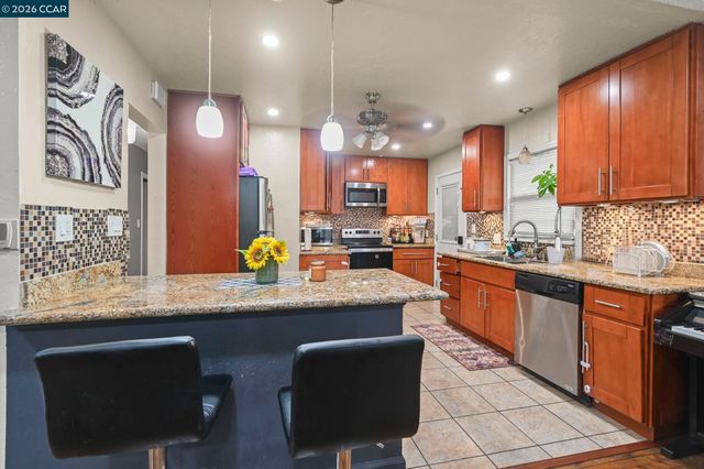 1954 N 6Th St, Concord, CA 94519