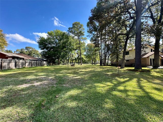 16048 Dunes Drive, Crosby, TX 77532