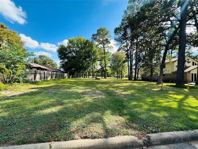 16048 Dunes Drive, Crosby, TX 77532