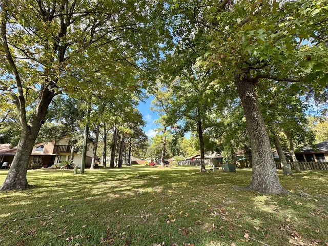 16048 Dunes Drive, Crosby, TX 77532