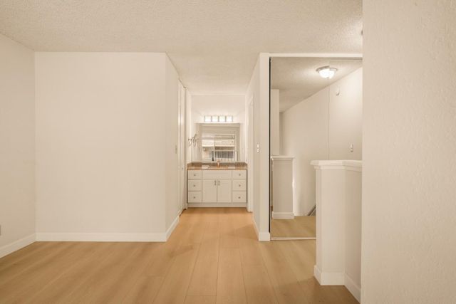 385 Mandarin Drive 11, Daly City, CA 94015