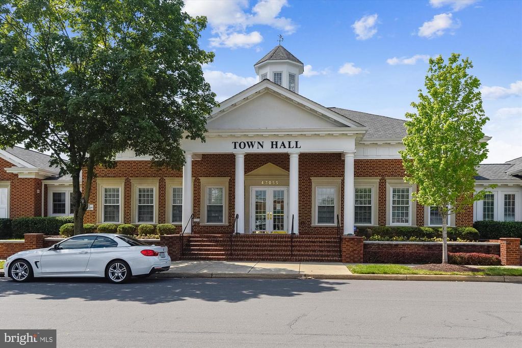 25280 LAKE SHORE SQ #303, Chantilly, VA 20152